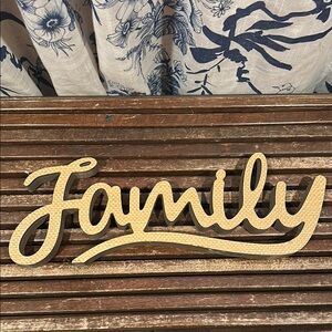 Ashland “Family” decor